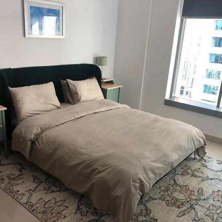 Downtown Boulevard One Bedroom Apt In 29 Blvd غرفة وصالة Burj & Fountain View Master Bedroom Plus 2 Single Beds In Living Room Dubai Exterior foto