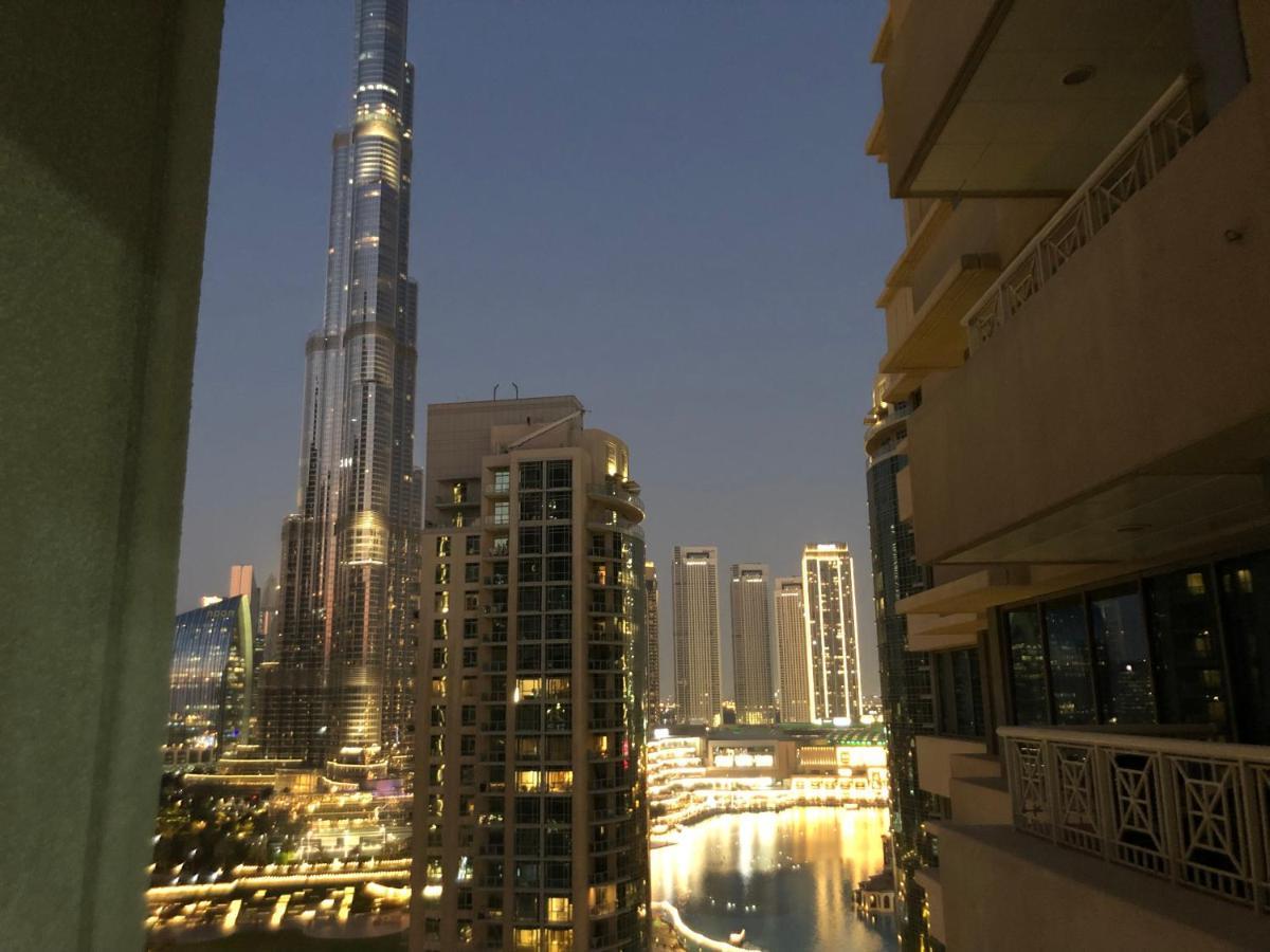 Downtown Boulevard One Bedroom Apt In 29 Blvd غرفة وصالة Burj & Fountain View Master Bedroom Plus 2 Single Beds In Living Room Dubai Exterior foto