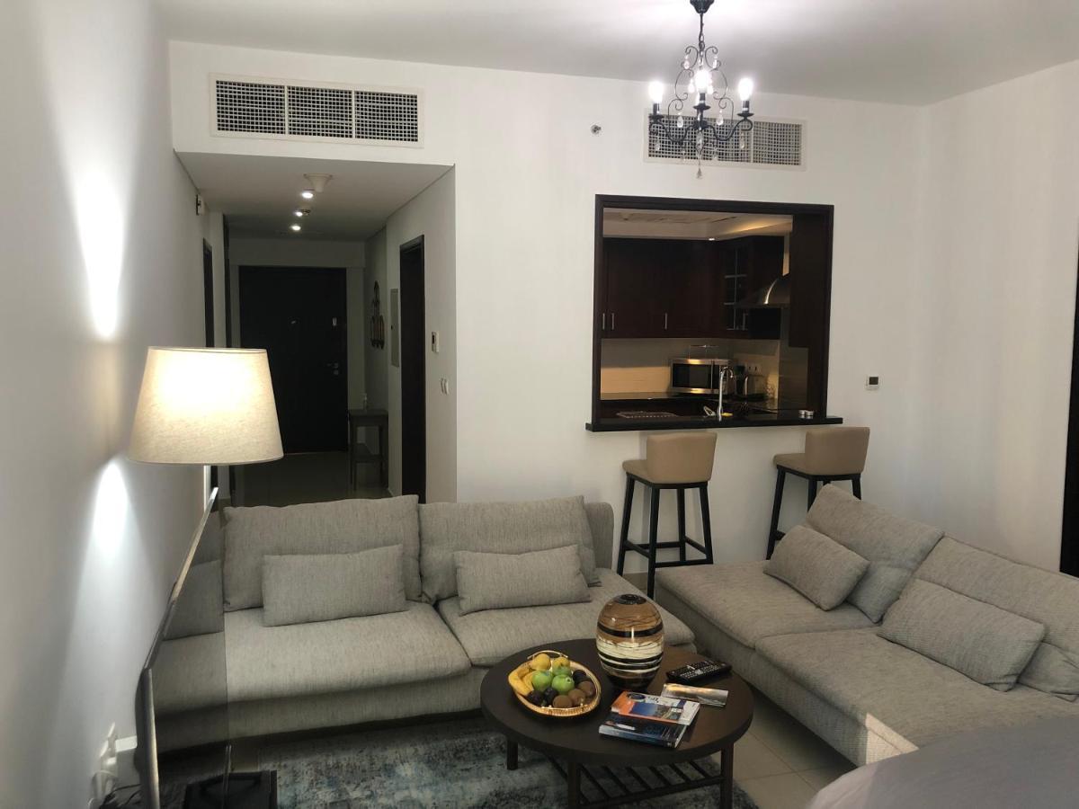 Downtown Boulevard One Bedroom Apt In 29 Blvd غرفة وصالة Burj & Fountain View Master Bedroom Plus 2 Single Beds In Living Room Dubai Exterior foto