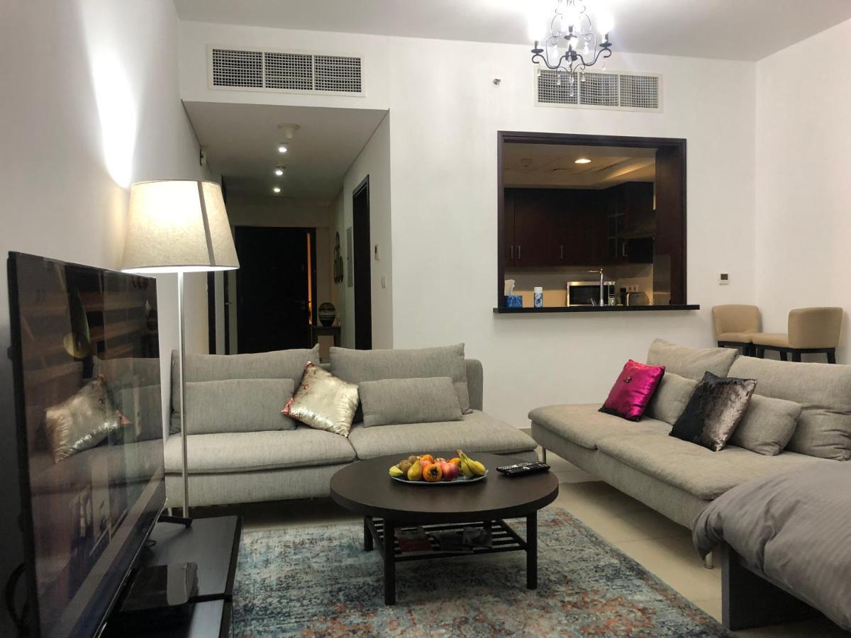 Downtown Boulevard One Bedroom Apt In 29 Blvd غرفة وصالة Burj & Fountain View Master Bedroom Plus 2 Single Beds In Living Room Dubai Exterior foto