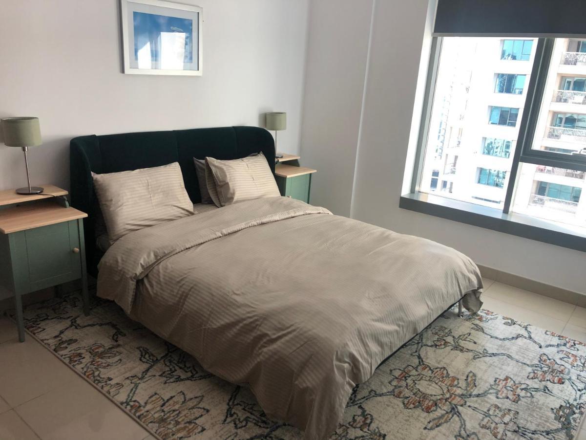 Downtown Boulevard One Bedroom Apt In 29 Blvd غرفة وصالة Burj & Fountain View Master Bedroom Plus 2 Single Beds In Living Room Dubai Exterior foto